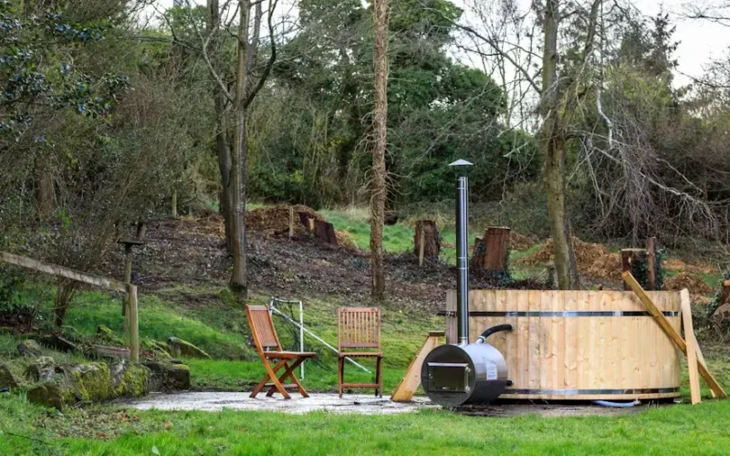 Balia opalana drewnem, koszty i trendy