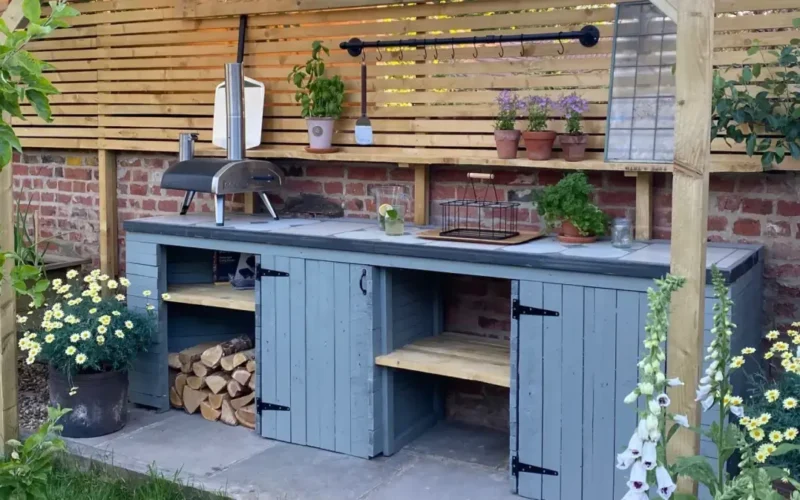 Stół ogrodniczy z blatem roboczym